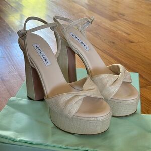 NWT Aquazzura Twist Plateau Sandal in Linen